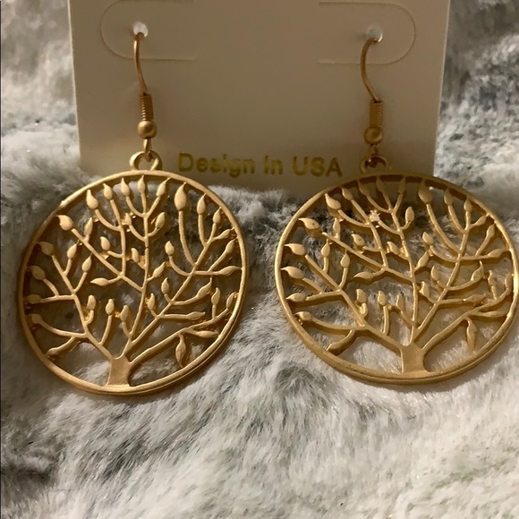 Gold Earrings - Picture 1 of 1